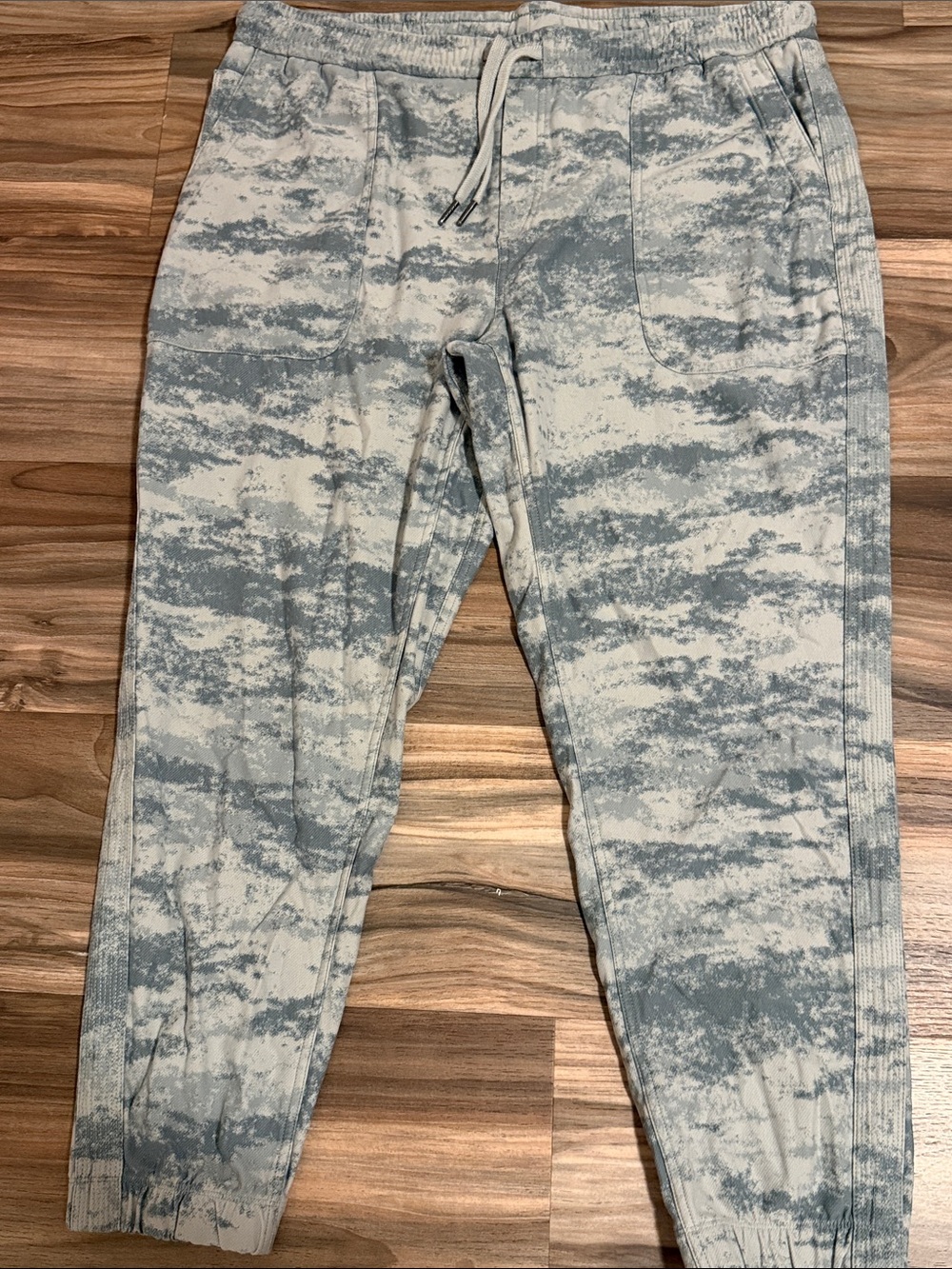 Athleta Farallon Green Fog Camo Print Jogger Sweatpants Womens Size XL Pockets